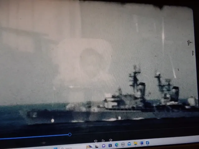 Carrete de película casera de 8 mm surrealista de doble exposición barco naval y americano A35