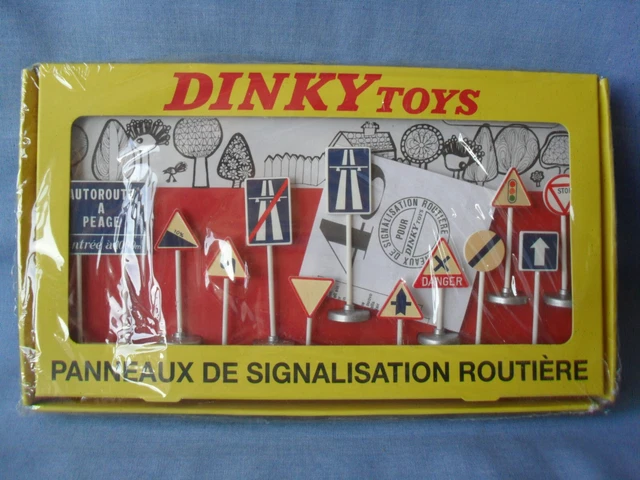 Lot De 7 Panneaux De Signalisation Routière Miniatures – Belgique – Clyde – Métal