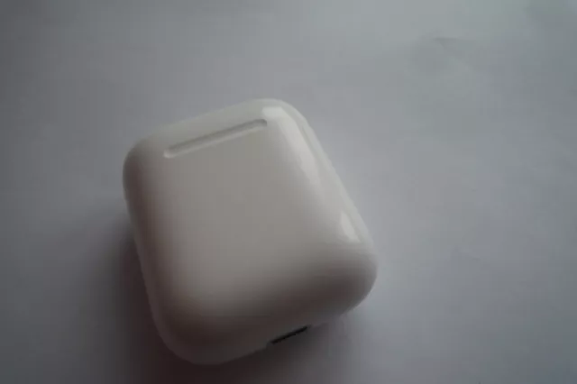 Apple AirPods 1st Generation  Charging Case Only - White A1602