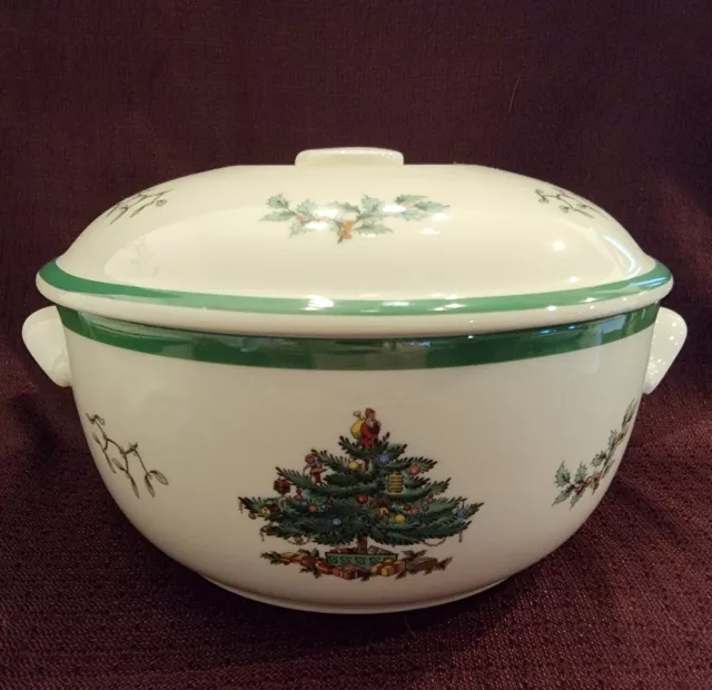  Spode Christmas Tree Square Baker, 10 Inch Baking Dish for  Serving Lasagna, Casserole, and Vegetables, Made from Fine Porcelain