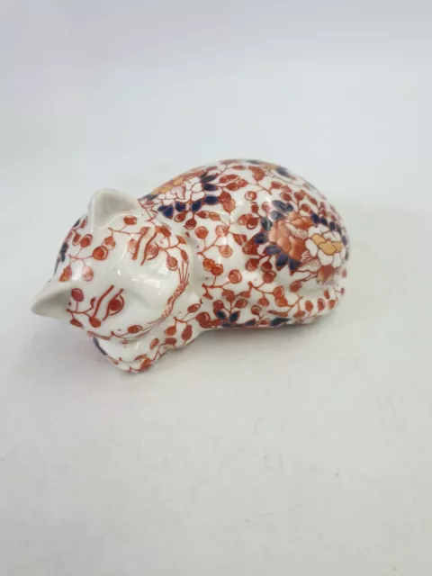 Vintage Chinese Canton Imari Porcelain Hand Painted Resting Curled Cat Figurine