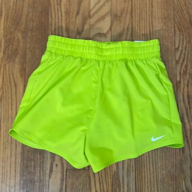 Nike Dri-FIT One High-Waisted Training Shorts Bright Cactus Girl’s Medium
