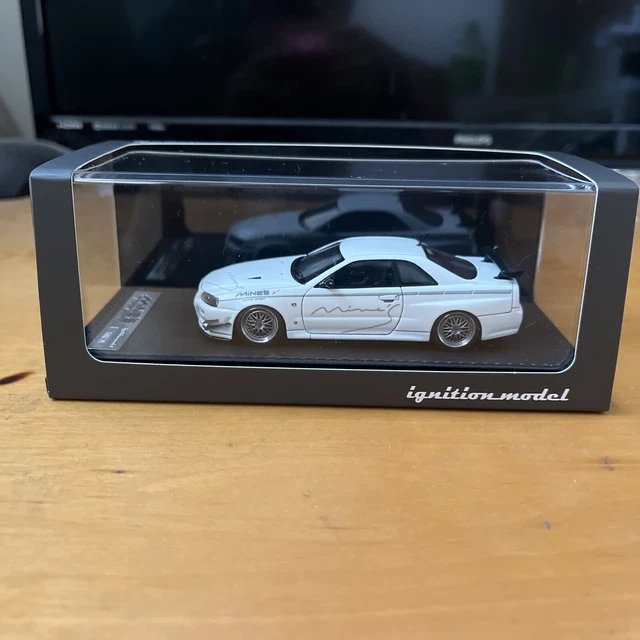 Nissan Skyline GT-R R34 (White) Motorhelix 1:18 scale - Diecast