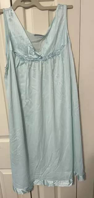 Vanity Fair Mint Green Nylon & Embroidered V-Neck Sleeveless Nightgown SMALL