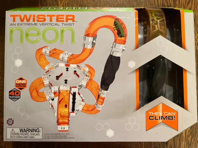 Hexbug Nano V2 Twister Neon Hexbug Habitat Track with 1 Green Hexbug