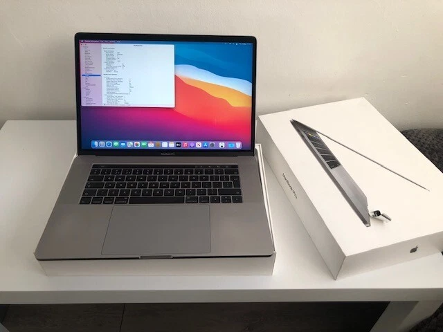 Apple MacBook Pro (15-inch, 2017) 2.9 GHz Quad-Core Intel Core i7 / 16GB / 500GB