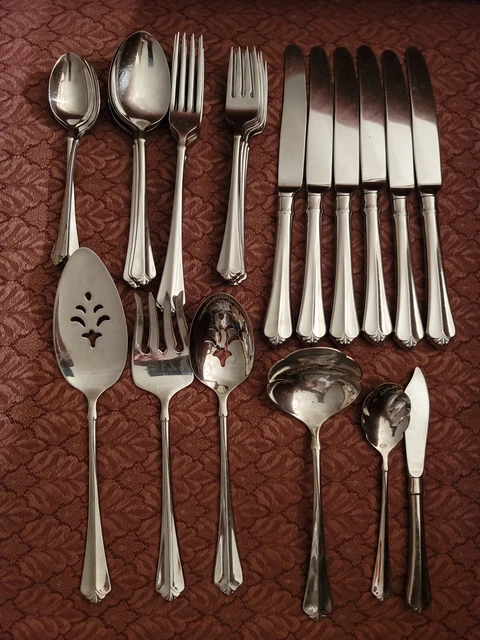 Oneida Cube Stainless Flatware JUILLIARD Heirloom 6 place settings plus. 33pc