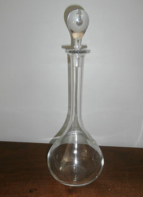 SUPERBE GRANDE CARAFE en CRISTAL  signée BACCARAT hauteur 37 cm
