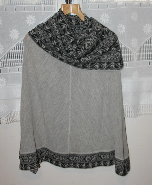 PONCHO EN LAINE d'alpaga, douce chaude et résistante modèle