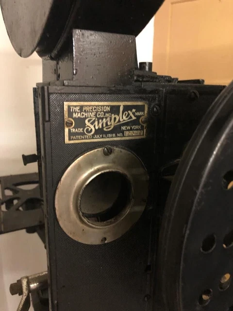 Projecteur super Sld 16 en l'état sur Gens de Confiance