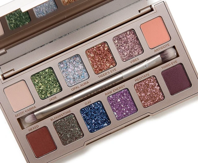 Paleta de sombras de ojos Urban Decay vibraciones apedreadas tonos veganos con cepillo nuevo en caja