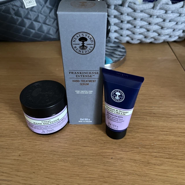 Paquete de cuidado de manos Neals Yard por valor de más de 60 £