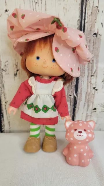 Vintage Strawberry Shortcake With her Pet Cat Custard 1979