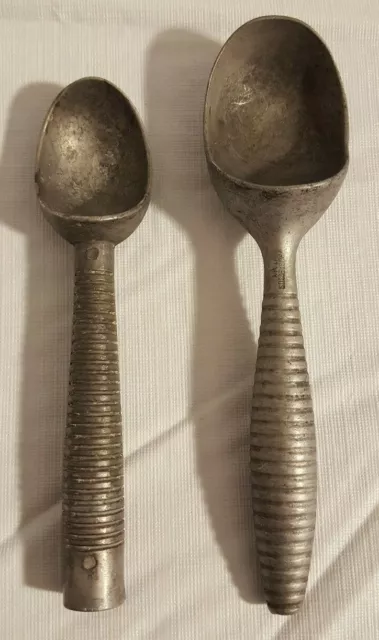 Lot of 2 Metal Ice Cream Scoops Ribbed Handle VTG - 1 Progressus, 1 Unmarked