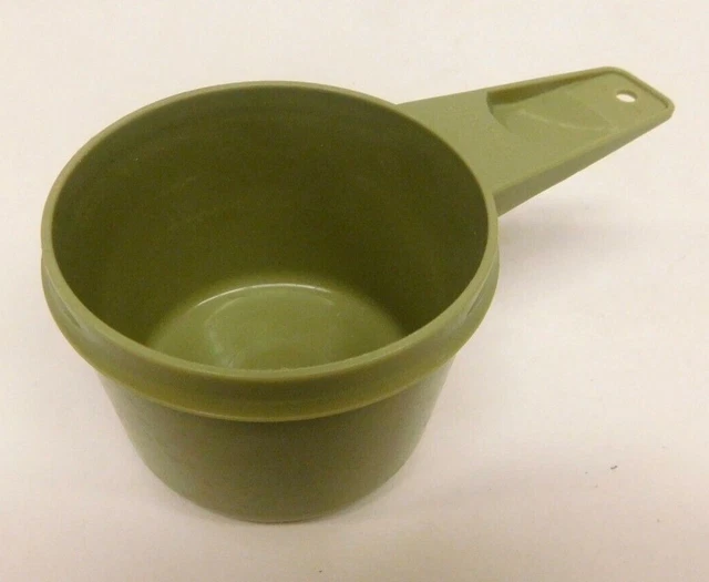 VINTAGE REPLACEMENT TUPPERWARE Measuring Cup Avocado Green 3/4 Cup Size