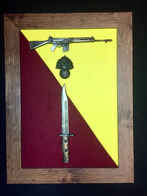 Royal Regiment Of Fusiliers Veteran ( RRF-V/P ) Gold Fringe – British Army Infantry Regimental Pin-badge - View #3