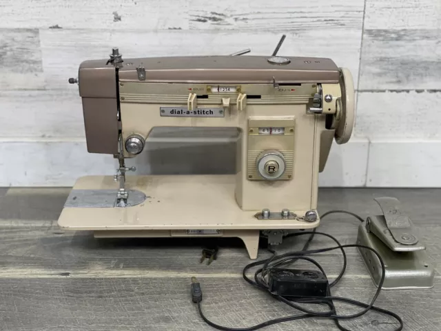Pfaff Precision Built Sewing Machine DIAL A STITCH made in Japan Vintage