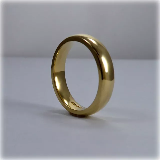 18ct Yellow Gold 4mm Wedding Band, size H, Birmingham 2001, 4.6gms