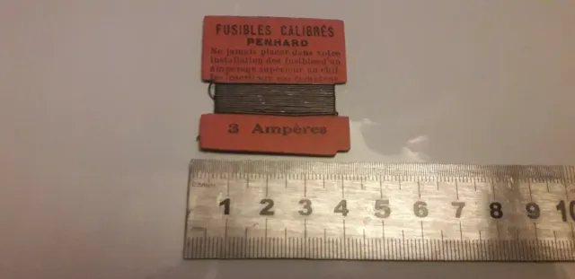 Ancien fil fusibles calibrés 3A de marque PENHARD pour porte fusible porcelaine.