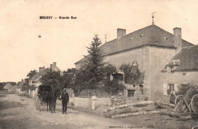 CPA 58 - MOUSSY (Nièvre) - Grande Rue (animée, attelage)