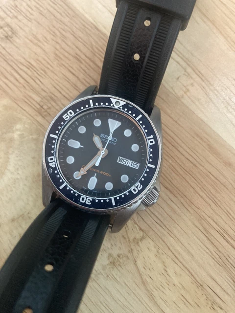 SEIKO PROSPEX MEN S Black Watch with Rubber Strap SKX013 EUR 195