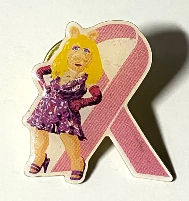 Rare Miss Piggy Breast Cancer Pink Ribbon Pin Badge Jim Henson The Muppets 2003