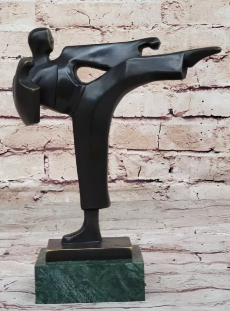 100% Echt Bronze Statue Karate Mann Pokal Skulptur Grün Marmor Basis Kunstwerk