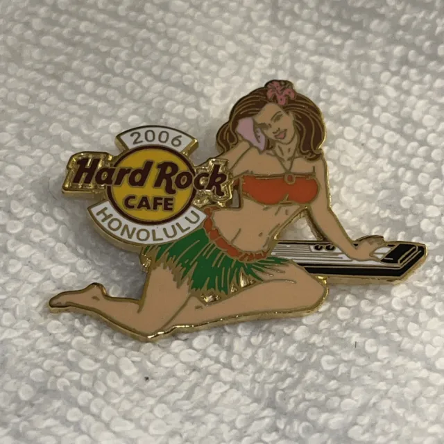 Hard Rock Cafe HONOLULU 2006 Sexy Hula Girl PIN #2/3 - Seashell - HRC LE 300