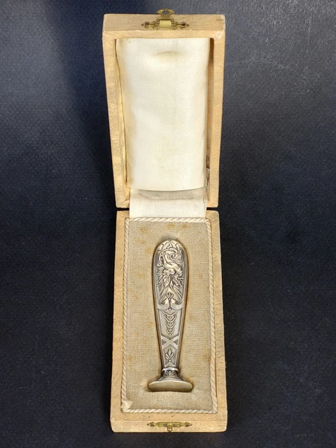 PRESENTOIR et SCEAU à Champagne en métal... - Lot 275 - Cappelaere