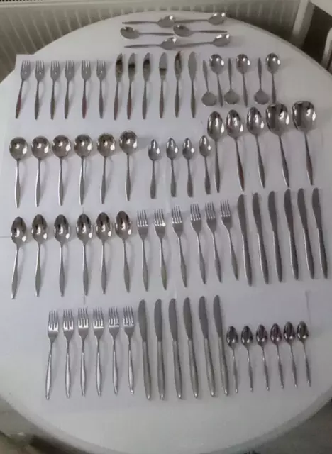 Oneida Cutlery 75 piece set Stainless Steel Pre-Owned