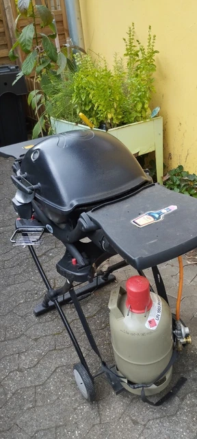 Weber Gasgrill Q 2200 mit viel Zubehör zum sofortigen Start bereit