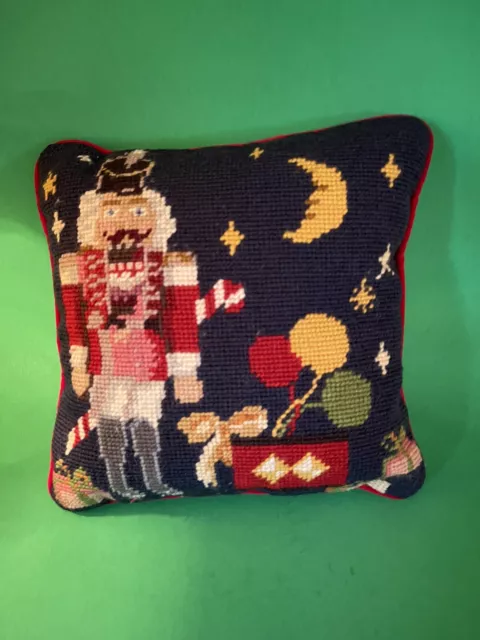 Almohada a punta de aguja Cascanueces soldado decoración navideña 9x9 excelente estado