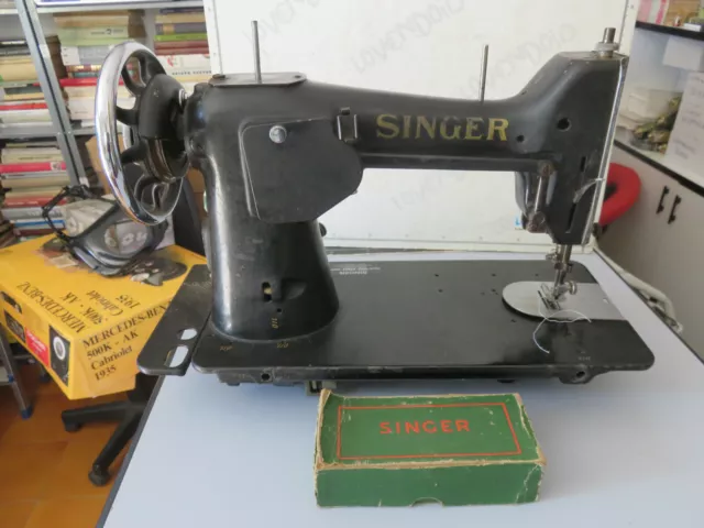 Máquina De Coser Singer Años 40/50 Con Varios Repuestos Como De Foto