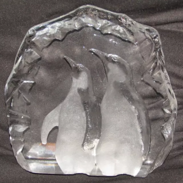 Mats Jonasson Sweden - Penguin Pair Lead crystal glass Paperweight Penguins