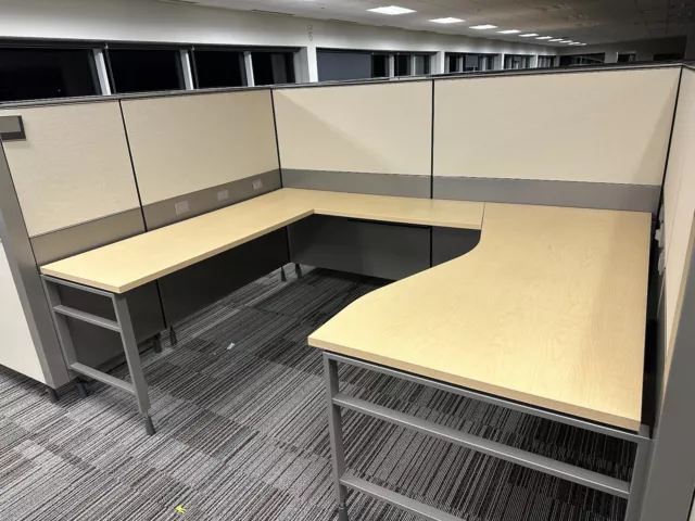 Nice Herman Miller 6'X8' Office Cubicles Workstations