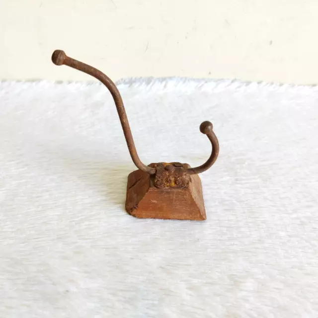 1920s Vintage Human Face Iron Wall Hooks Hanger Wooden Decorative I402