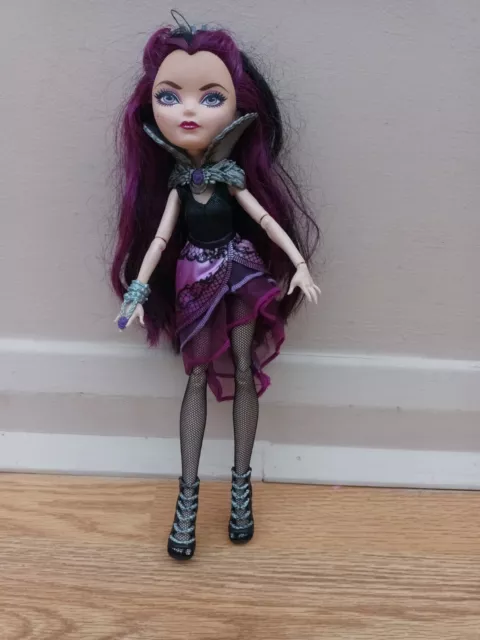 Ever After High Raven Queen Rebel 1st First Chapter Doll Core Royals & Rebels