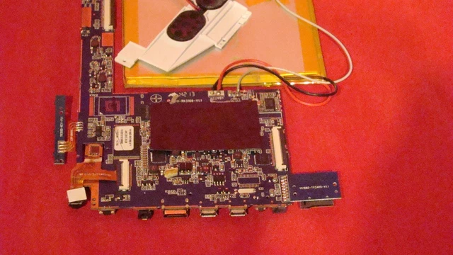 Carte Mère Tablette Polaroid MID2710 8Go – Complète Avec Batterie, Pièce D'occasion