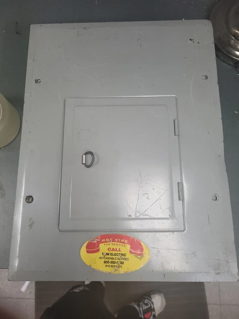 Westinghouse Breaker Loadcenter  S612Cdg 125 A Amp  120/240V 8 Space (Mr1F)