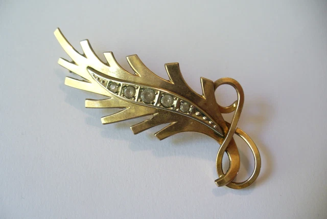 Superbe Broche Ancienne Feuille Doree Ornee De Pierre !!!