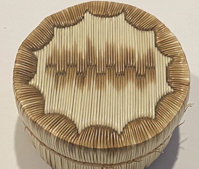 Vintage Handmade Porcupine Quill Quilled Birchbark Box Snuff Container