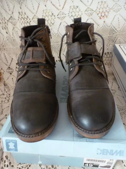 chaussures montantes en  cuir , neuve  pointure 45