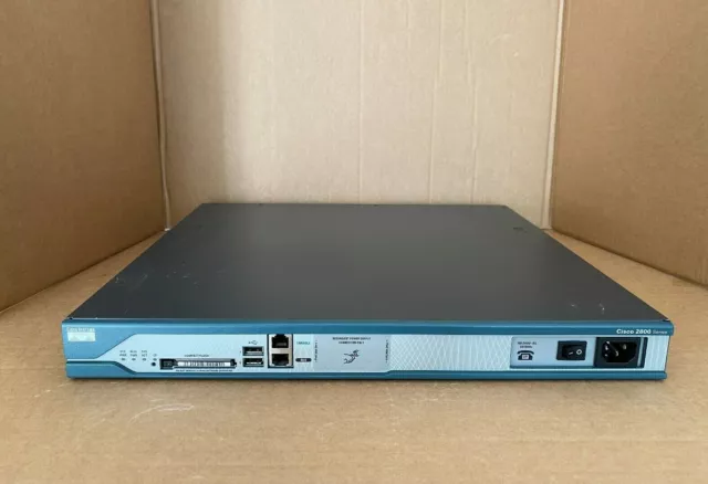 Cisco 2811 mit PoE Netzteil 512MB/128MB D/F IOS 15.1-4.M10 (PWR-2811-AC-IP)