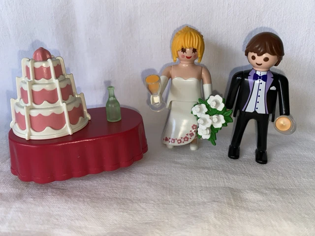 Coloriage de gâteau de mariage isolé pour les enfants | Vecteur Premium