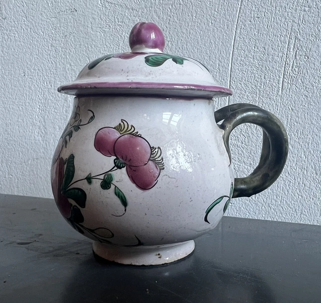 Faïence De Moustiers Xviiie Siècle Pot À Crème Ou À Jus