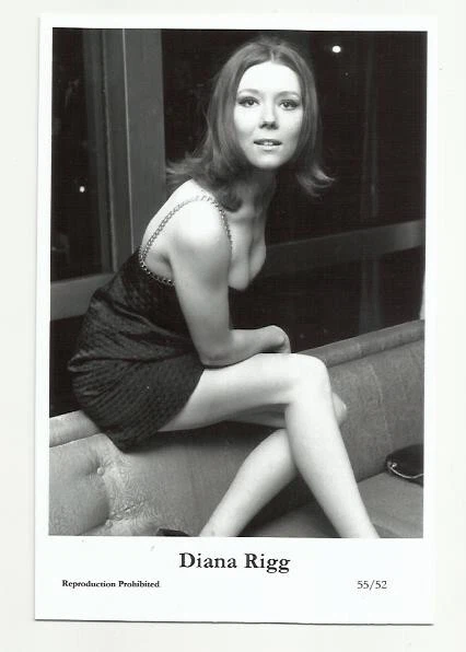 (Bx28) Diana Rigg Swiftsure Photo Postcard (55/52) Filmstar Pin Up Glamor