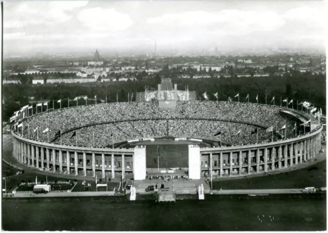 Foto-AK BERLIN Charlottenburg Olympia-Stadion (ohne Dach), Wohnhäuser 50/60er