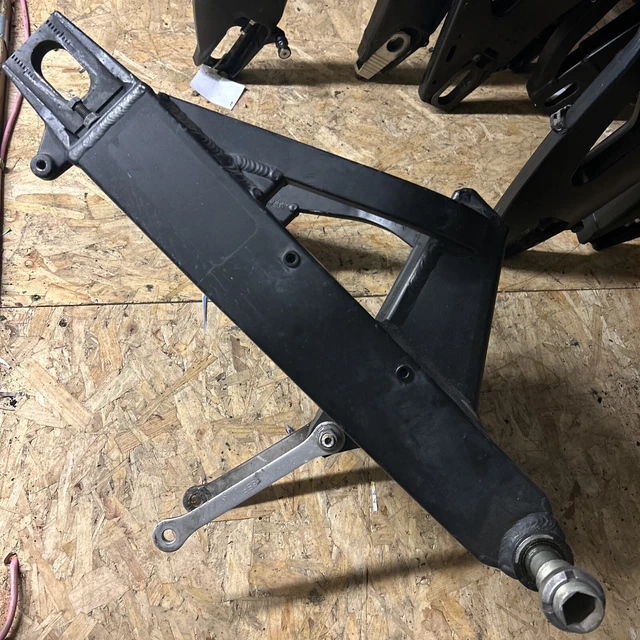 Suzuki GSXR 1000 K1 K2 Black Braced Swing Arm Swingarm Swinger Streetfighter #3
