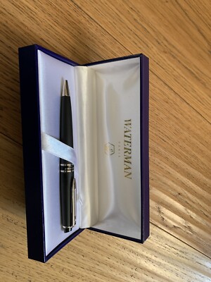 Confezione Regalo Waterman Expert Penna a Sfera Black Chrome Trim 1 Ricarica Nera 