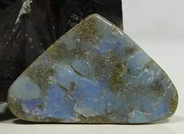 Echter Boulder OPAL (ca. 32,5 Carat ) ca. 37 x 23,7 x 5,9 mm / Australien